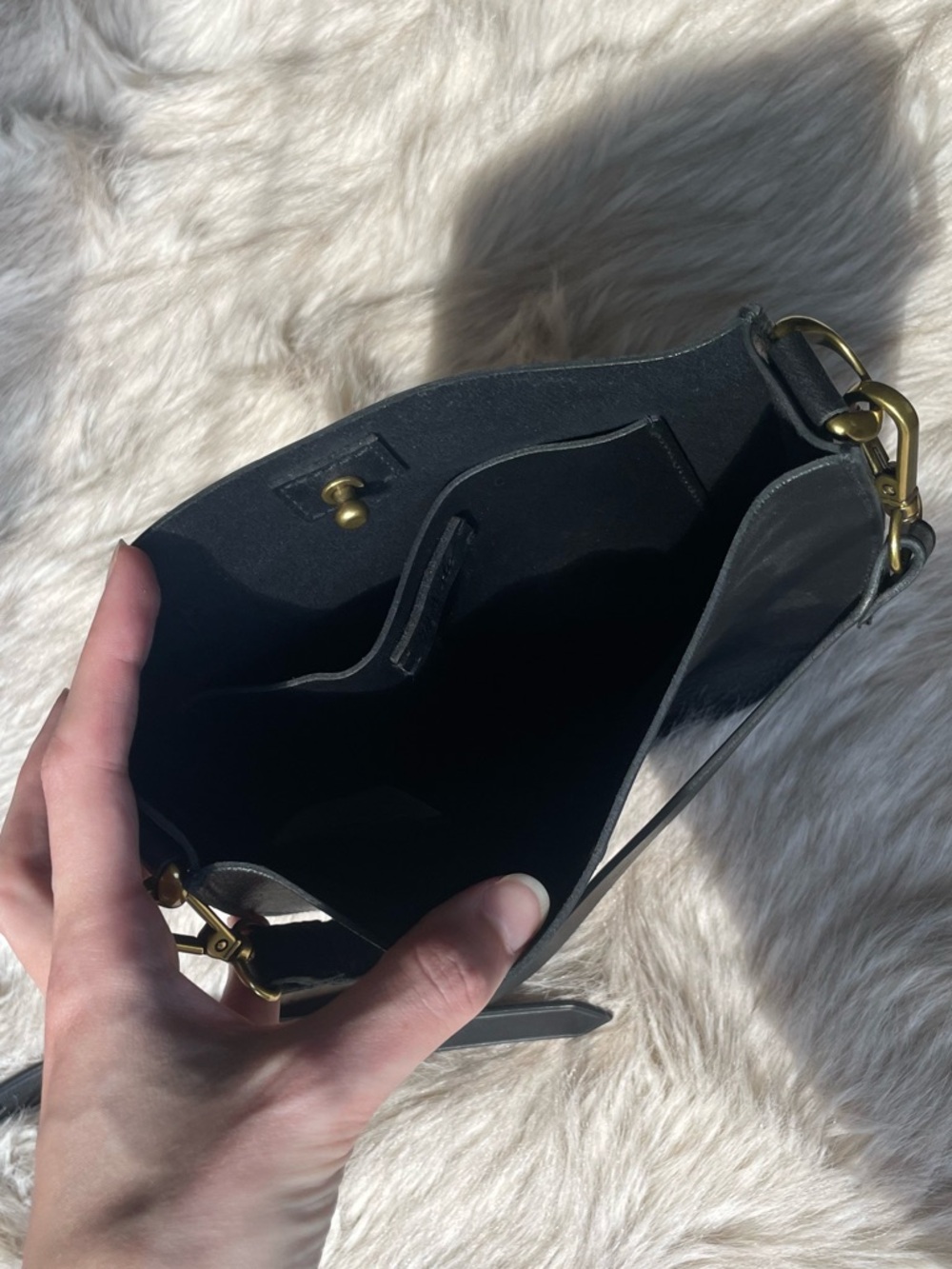 Madewell Small Transport Saddlebag in True Black - Picture 3 of 7